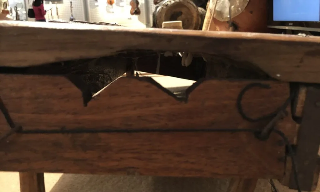 共鳴管のないバラフォンを横から見た図